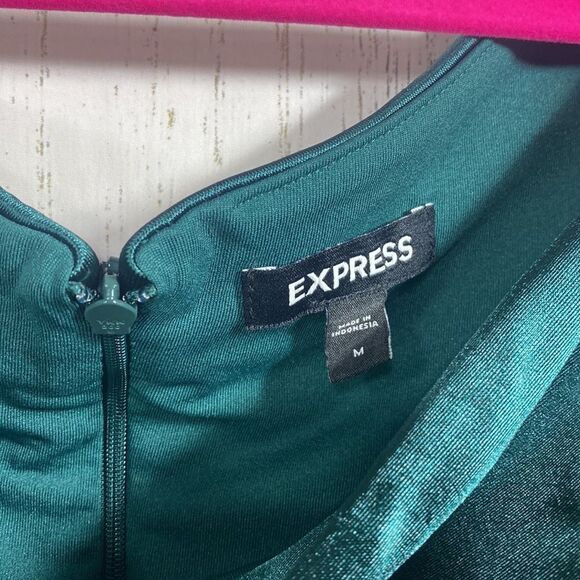 Express Emerald Green Satin Bodysuit Cowl Neck Sleeveless Size M Holiday Glam - Picture 6 of 13